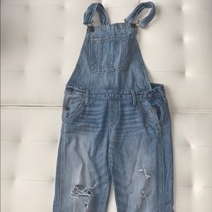 Distressed A&f overalls